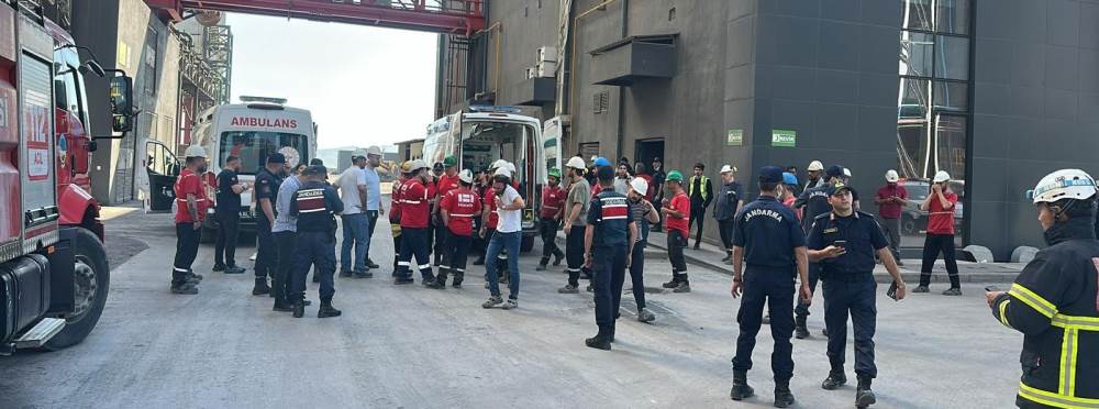 Çelik fabrikasında korkutan patlama: Yaralıla…