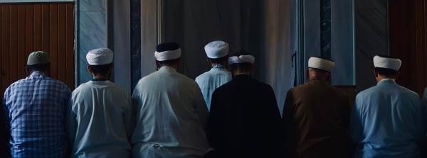 Cuma namazı nasıl kılınır? Cuma namazı kaç rekattır? İşte adım adım cuma namazı kılınışı