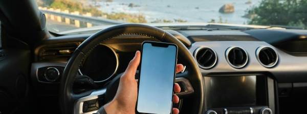 Direksiyonda telefonun bedeli ağırlaşıyor: Eh…