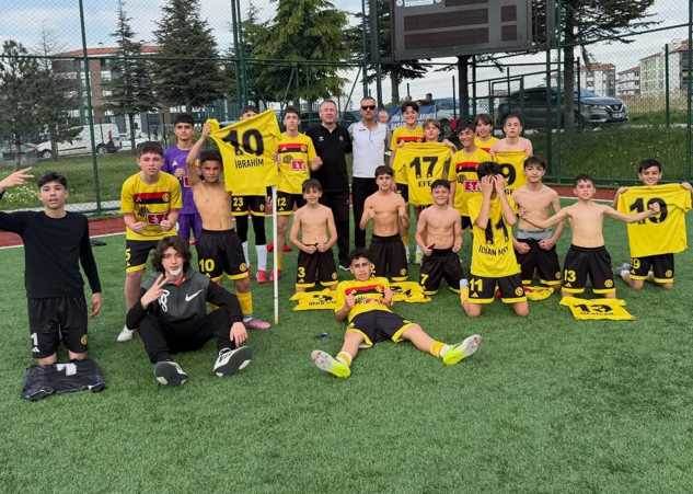 Es Es U13’te zirve takibi sürüyor