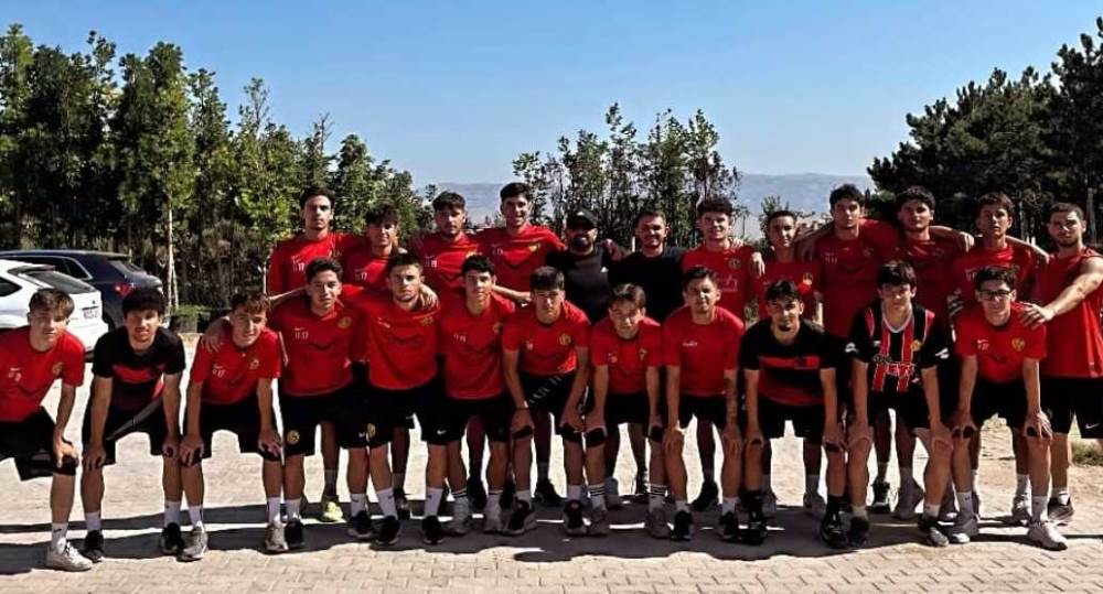 Es Es U19 mesaiye başladı