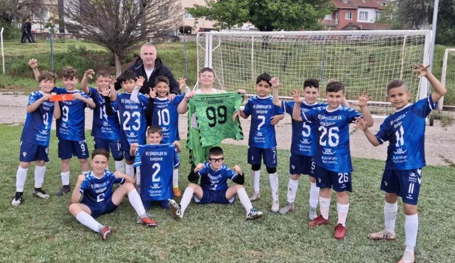 Es Şimşekler U11 yoluna kayıpsız devam ediyor