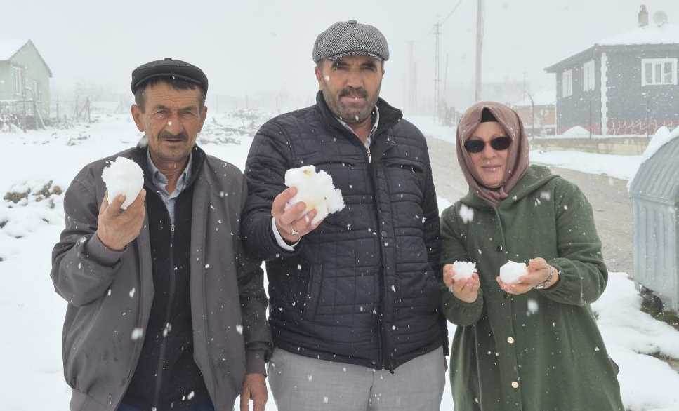 Eskişehir'de 23 Nisan’da kış manzarası: Kar k…