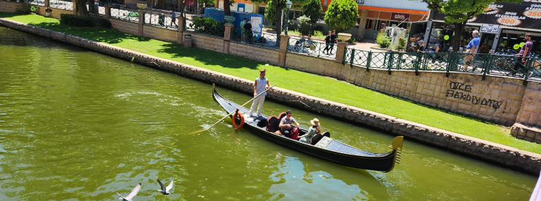 Eskişehir'de bayramda gondol keyfi