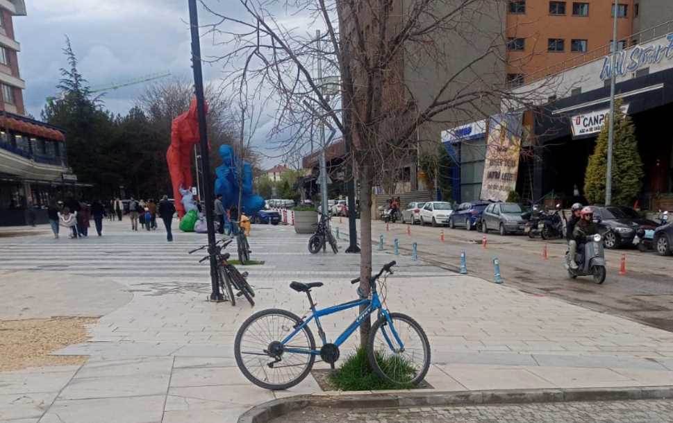 Eskişehir'de bisiklet park sorunu gündemde