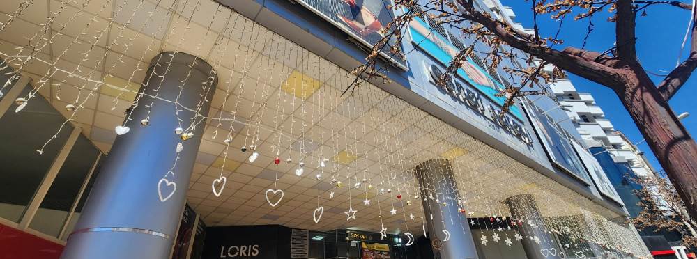 Eskişehir'de caddedeki süslemeler ilgi odağı …