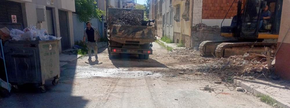 Eskişehir'de çalışma alanında moloz birikimi …