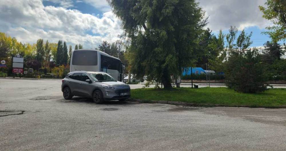 Eskişehir’de dönüş noktalarına park edenler t…