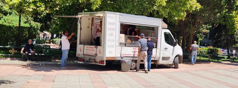 Eskişehir'de hayır lokması geleneği sürüyor