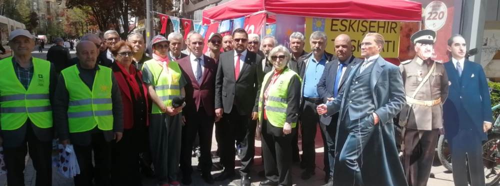 Eskişehir’de İYİ Parti’den çocuklara bayram s…