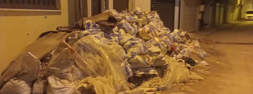 Eskişehir’de kaldırım işgal edildi: İnşaat at…