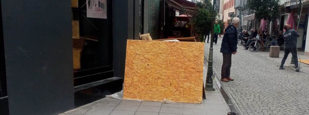 Eskişehir'de kaldırım işgali yayalara zor anl…