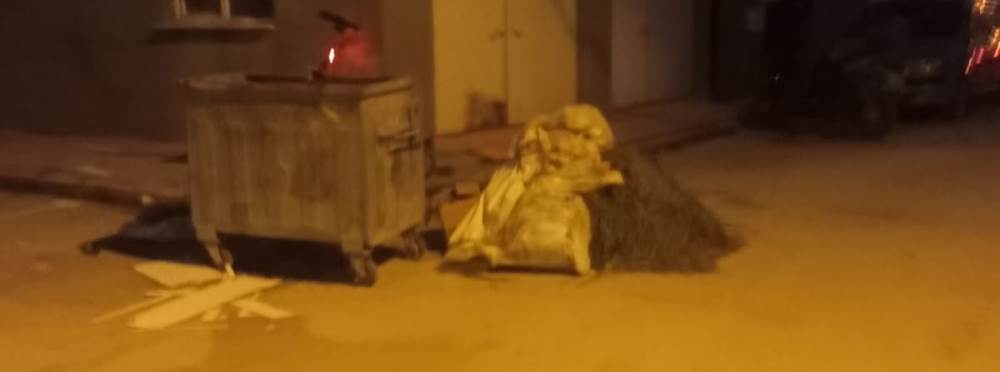 Eskişehir'de konteyner çevresi çöplüğe döndü