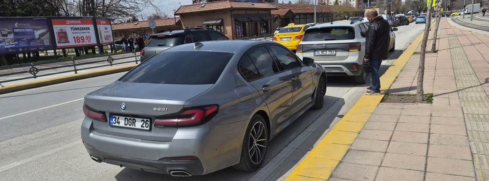 Eskişehir’de maddi hasarlı kaza: Trafik kısa …