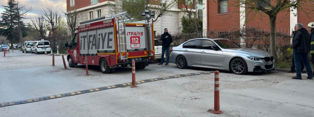 Eskişehir'de otomobilden yükselen duman paniğ…