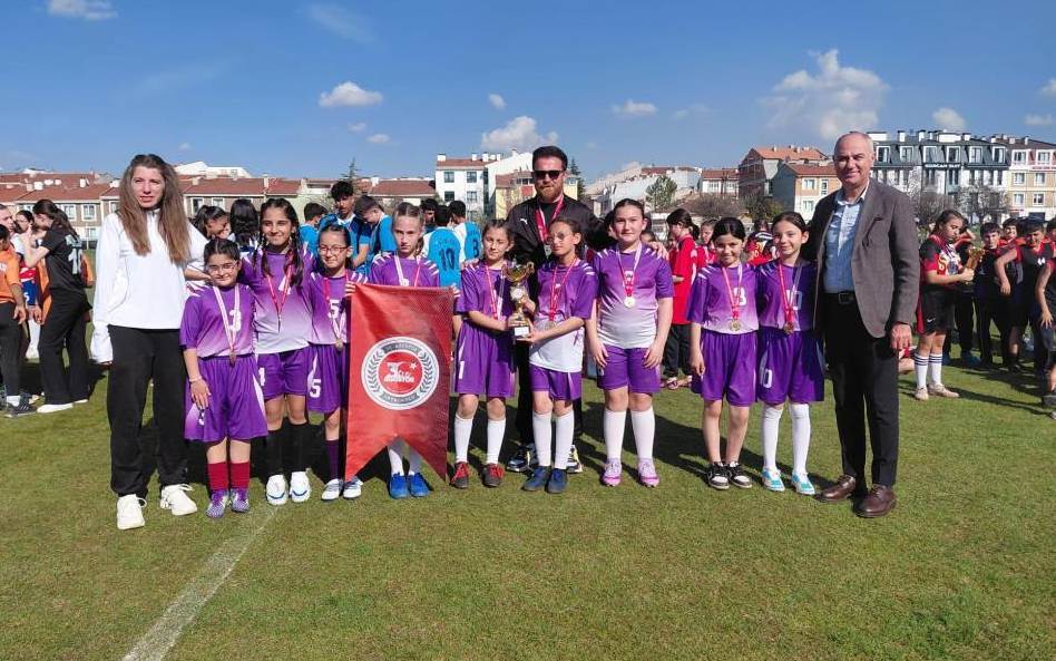 Eskişehir’de Ragbi Turnuvası kupa ve madalyal…