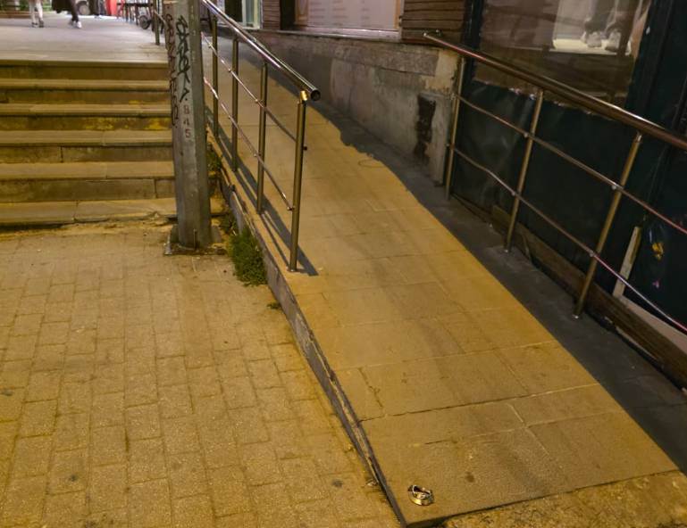 Eskişehir’de rampadaki kırık korkuluk tehlike…