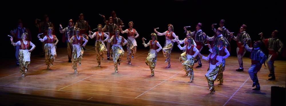 Eskişehir’de renkli gece: Halk dansları izley…