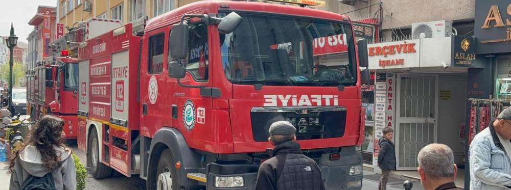 Eskişehir’de yangın paniği: Dumanlar binayı s…
