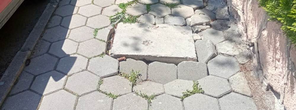 Eskişehir'de yayalar tehlikede: Kaldırımlar o…