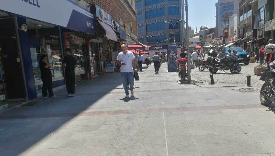 Eskişehir’de zabıta harekete geçti, kaldırıml…