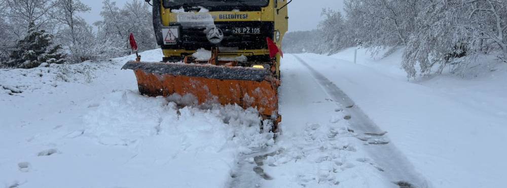 Eskişehir’e mayısta kar sürprizi: Ekipler sef…