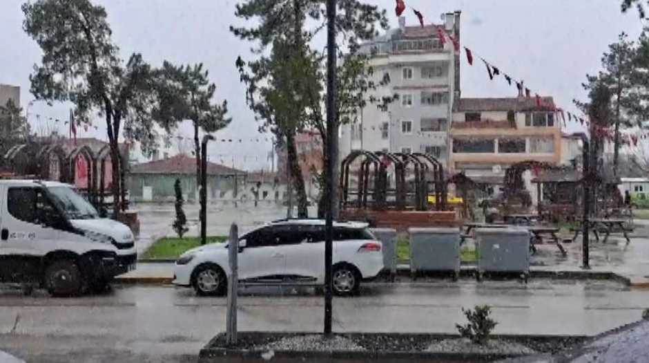 Eskişehir'in ilçesinde 23 Nisan’da kar sürpri…