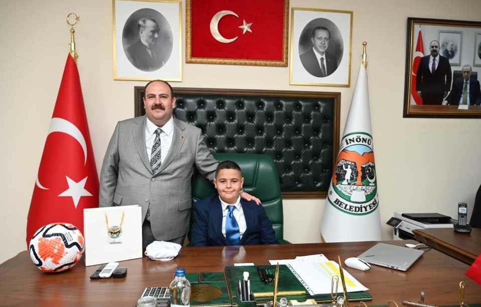 Eskişehir İnönü’de “Küçük Başkan” koltuğa otu…