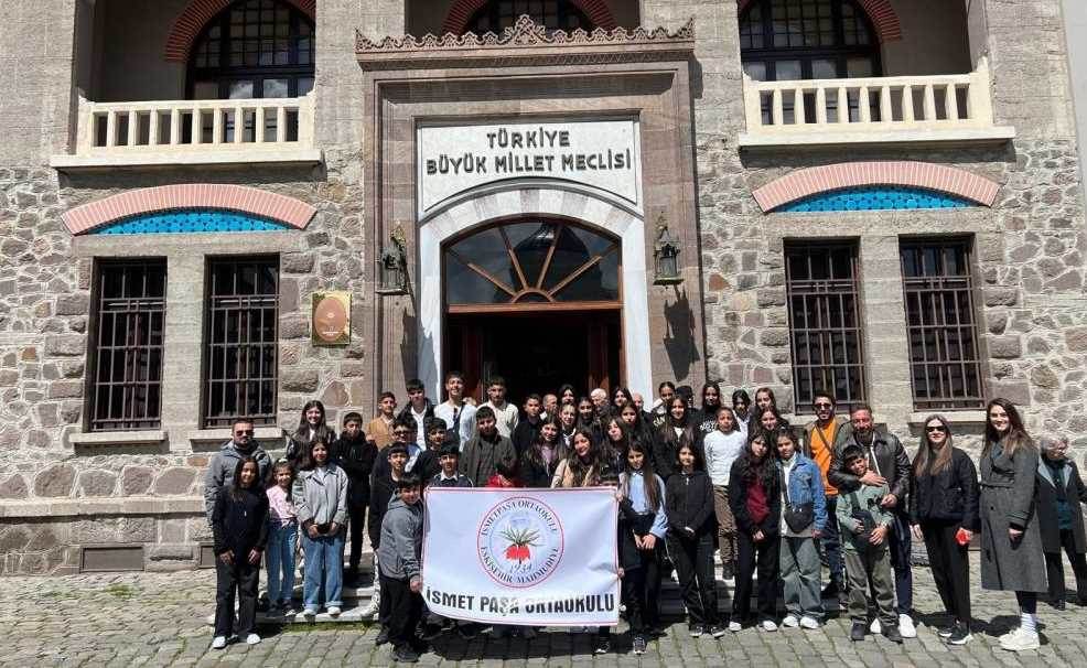 Eskişehir öğrenciler "Kucak Dolusu Hayaller" …