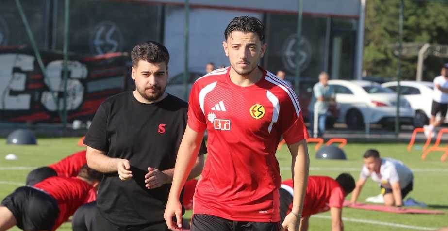 Eskişehirspor'un kaptanından camiaya güven ve…