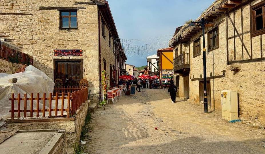 Frig Vadisi bayramda ziyaretçi akınına uğradı