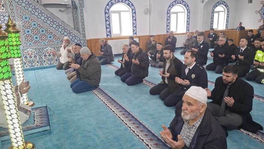 Hisarcık’ta şehit polisler için mevlit okutul…