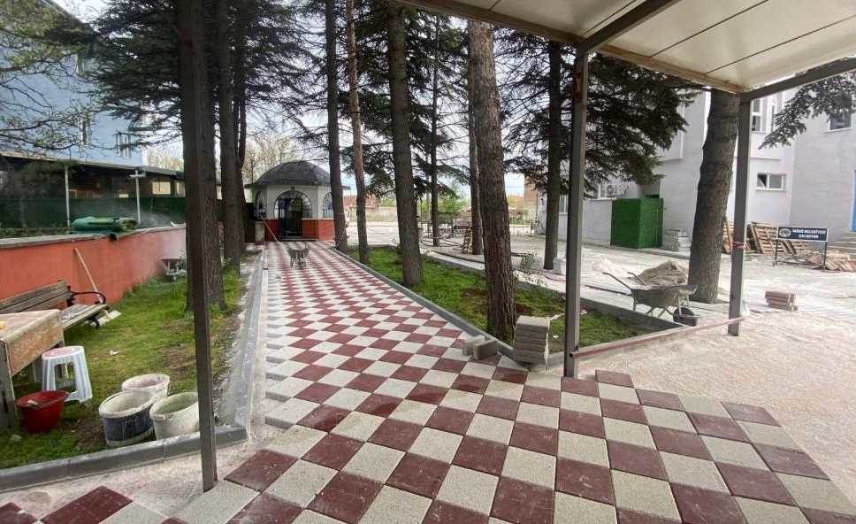 İnönü’de okul ve cami çevresinde çalışmalar t…