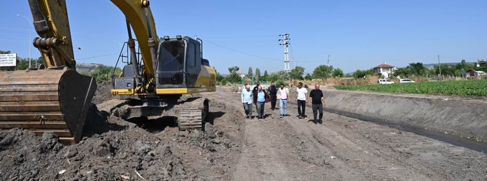 İnönü'de Sarısu Deresi temizleniyor