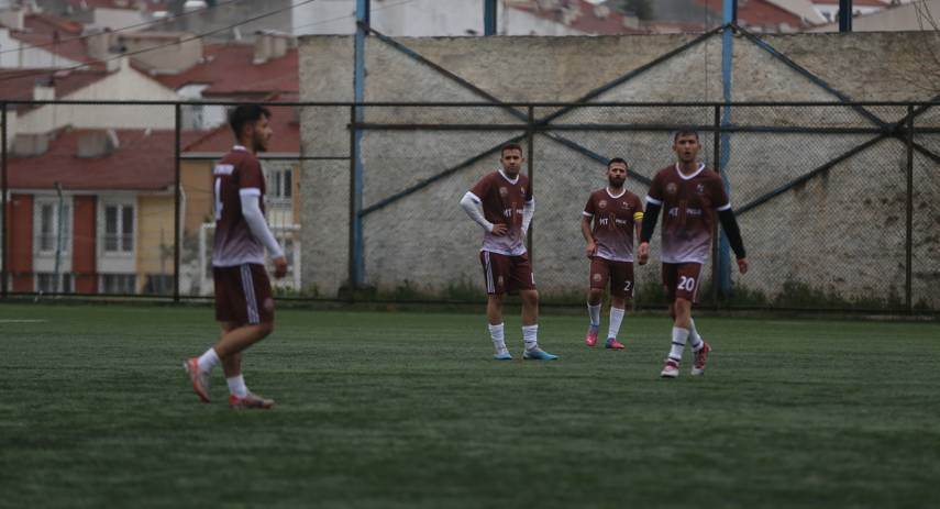 Kırmızıtoprak’ta moraller bozuk