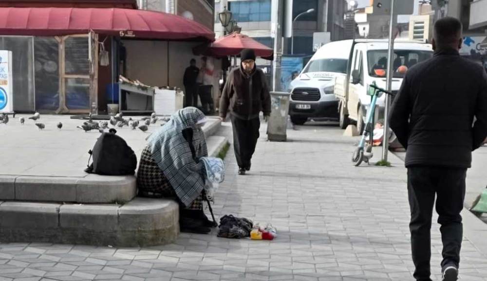Köprübaşı’nın emekçi ninesi: İlmek ilmek örül…