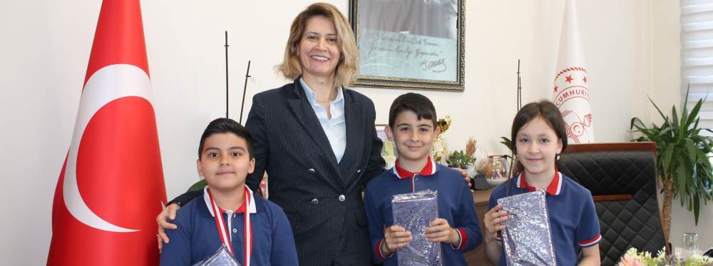 Kütahya Altıntaş’ta dereceye giren öğrenciler…