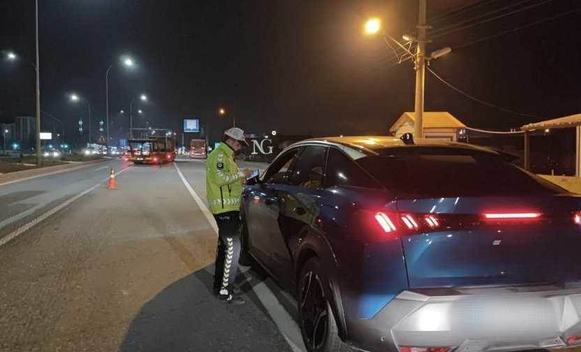 Kütahya’da büyük denetim: 20 kişi tutuklandı,…