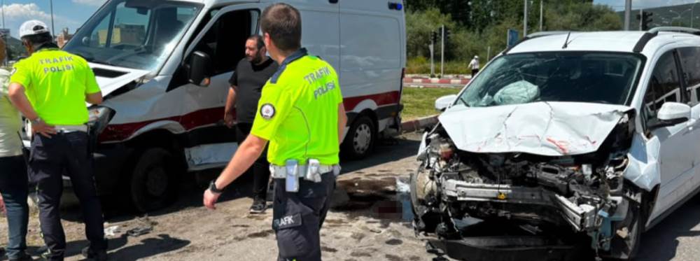 Kütahya'da feci kaza: 7 kişi yaralandı