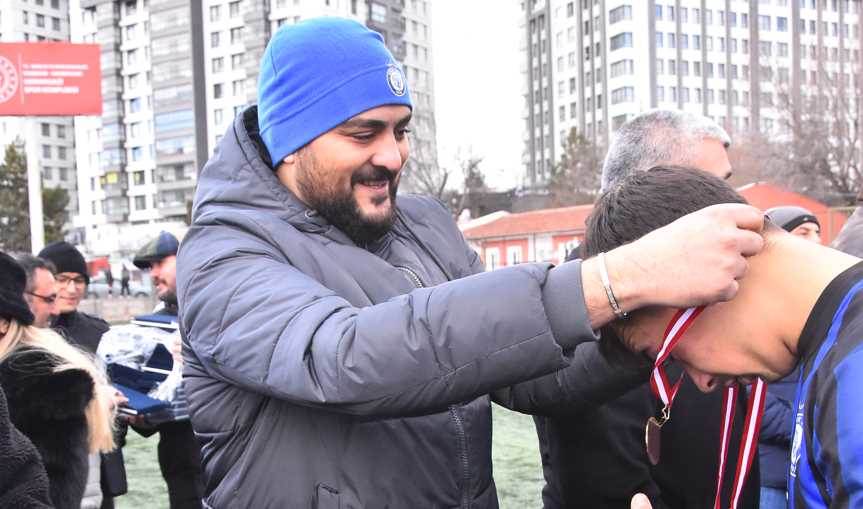 Mehmet Can Ekşi’den Emekspor’a destek
