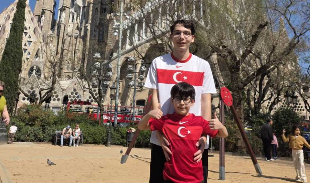 Minik Es Es’li abisinin izinde