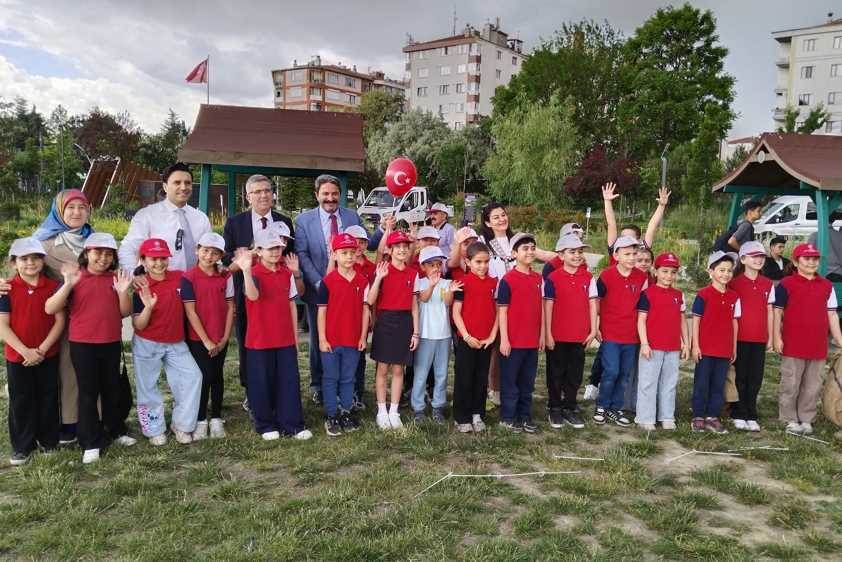 Minikler Çevre Haftası’nda eğlendi