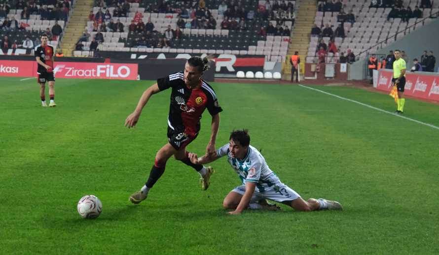Sarper Çağlar ilk 11'de başladı