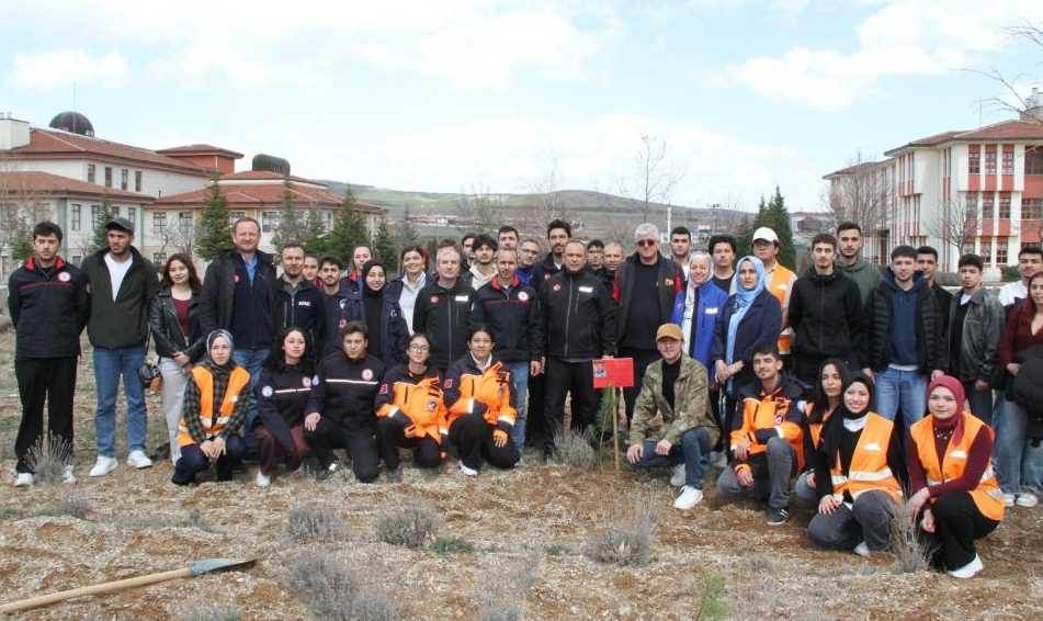 Şehit Ömer Türk anısına Kütahya’da fidan diki…