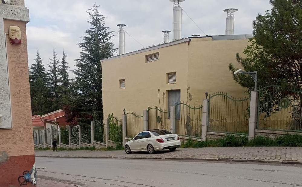 Şirintepe'de kaldırımda park ihlali