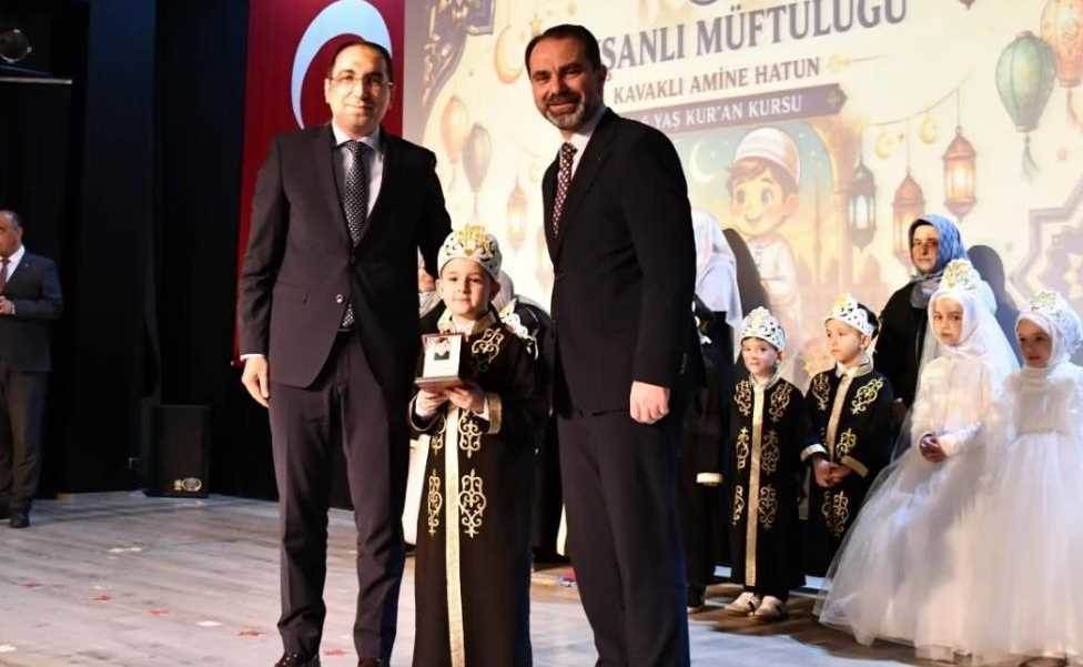 Tavşanlı'da Kur'an kursunu başlarına taç taka…