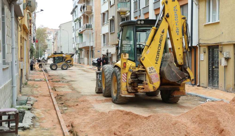Tepebaşı’nda yol ve kaldırımlar yenileniyor: …