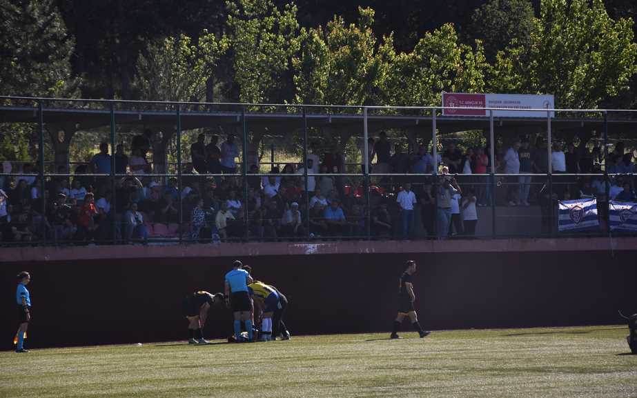 Tribünler kalabalıktı