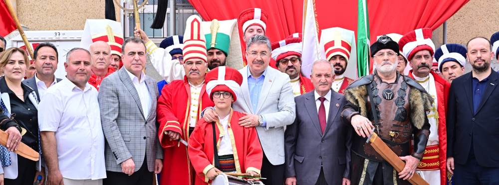 Vali Yılmaz vatandaşlarla Mevlid programında …