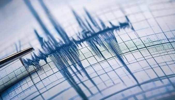 Van’da 5,2 büyüklüğünde deprem: 4 il daha his…